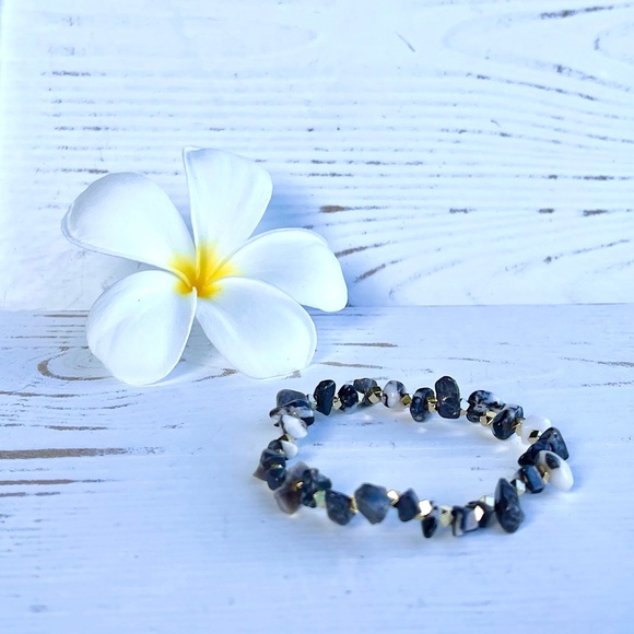 Gemstone Stretch Bracelet - Black and White Gems - Picture 2 of 3